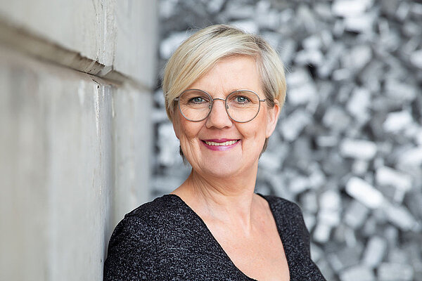 Fotografin_Inga_Kimbel_Dieluweit_Mitarbeiter_Birgit_H75A1050.jpg